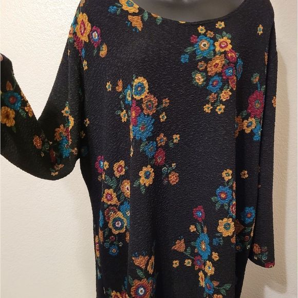 ✨️FREE EARRINGS✨️SUSAN BENTLEY TOP  - Picture 3 of 7